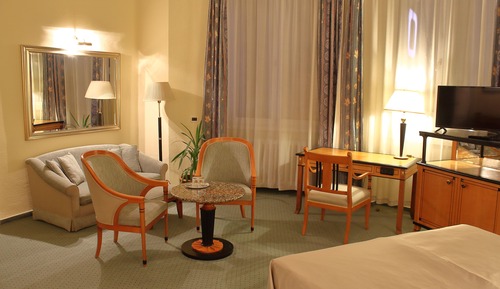 Habitación triple básica, vistas a la ciudad