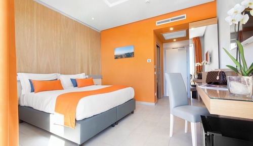 Habitación estándar con 1 cama doble o 2 individuales