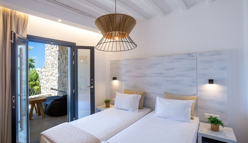 Apartment for 5 people (Private Terrace, Outdoor Jacuzzi)