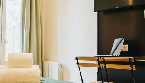 Habitación estándar con 2 camas individuales, balcón