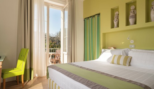 Habitación Deluxe con 1 cama doble o 2 individuales, balcón, vistas al mar