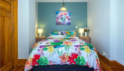 Suite (Wisteria)
