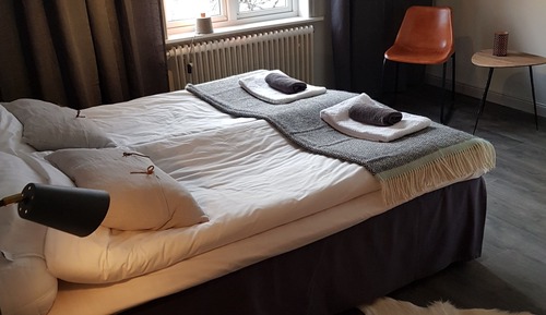 Habitación con 1 cama doble o 2 individuales, baño privado