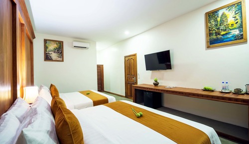 Deluxe Family Room with Balcony
