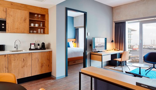 Suite, 1 cama de matrimonio, vistas al puerto (High Floor)