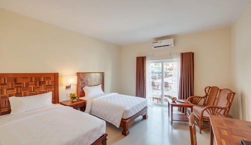 Superior Double or Twin - Pool View