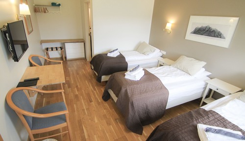 Triple Room with Hot Tub and Sauna Access