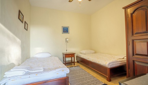 Habitación con 2 camas individuales