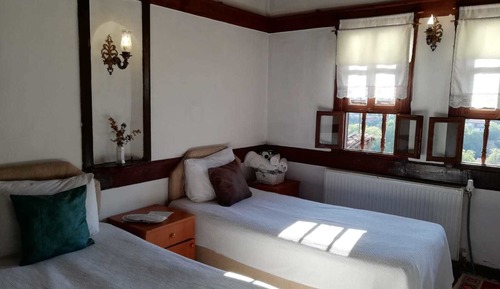 Habitación estándar con 1 cama doble o 2 individuales