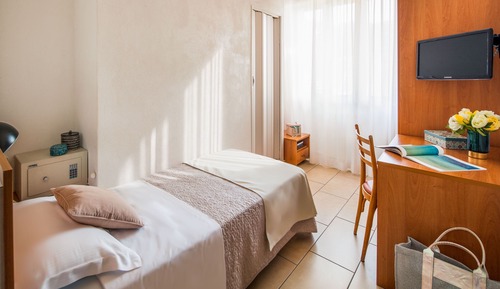 Habitación triple estándar, balcón, vistas al mar