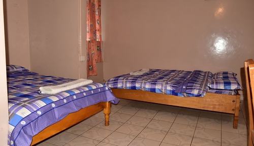 Habitación estándar con 1 cama doble o 2 individuales