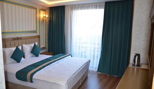 Superior Double Room with Balcony