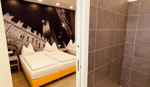 Habitación triple Confort, 1 habitación, baño privado, vistas al jardín