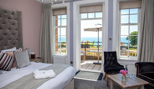 Habitación Premier con 1 cama doble o 2 individuales, vistas al mar