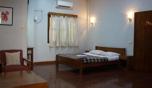 Habitación estándar con 1 cama doble o 2 individuales