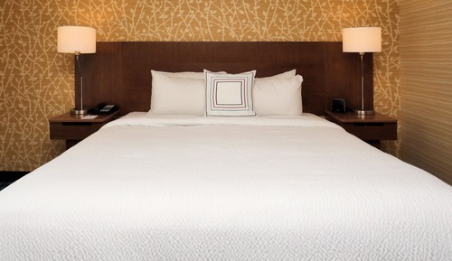 Suite, 1 cama de matrimonio grande con sofá cama (Mobility/Hearing Accessible, Tub)