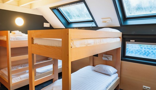 Private Dorm with Balcony