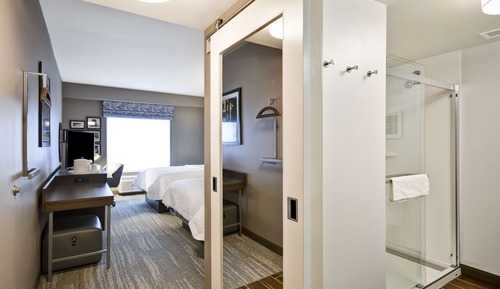 Habitación, 2 camas de matrimonio, accesible para personas con discapacidad, bañera (Hearing)