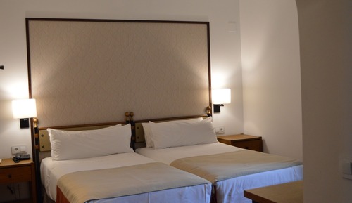 Habitación estándar con 1 cama doble o 2 individuales