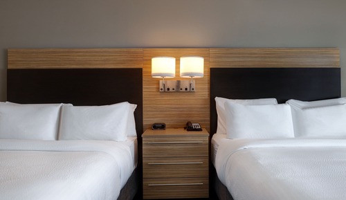 Estudio, 2 camas de matrimonio