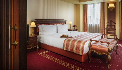 Grand Suite, lavish classical design with dazzling views