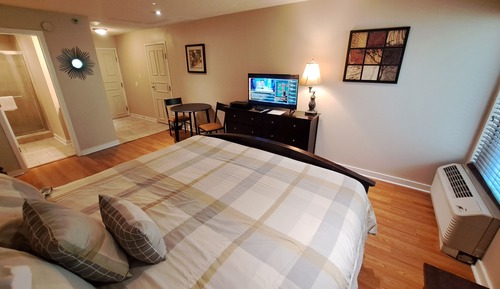 King Room 213 
