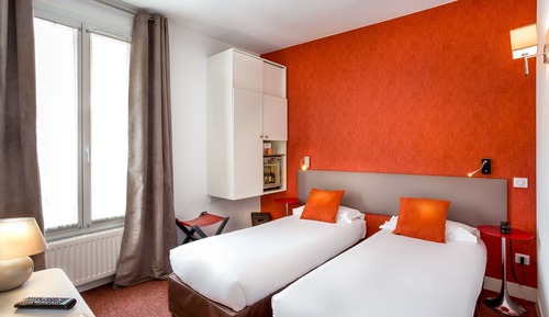 Habitación con 2 camas individuales