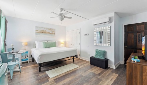 Habitación Deluxe, 1 cama de matrimonio grande, no fumadores, vistas a la piscina