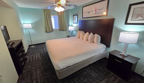 Apartamento clásico, 2 habitaciones, cocina, frente al mar