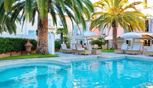 Habitación Deluxe con 1 cama doble o 2 individuales, vistas a la piscina