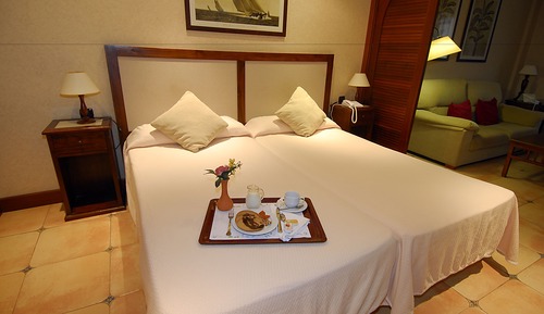 Suite junior, en edificio anexo (2 adultos + 2 niños)