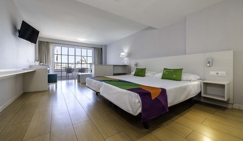 Estudio Premium, en edificio anexo (3 Adults + 1 Child)