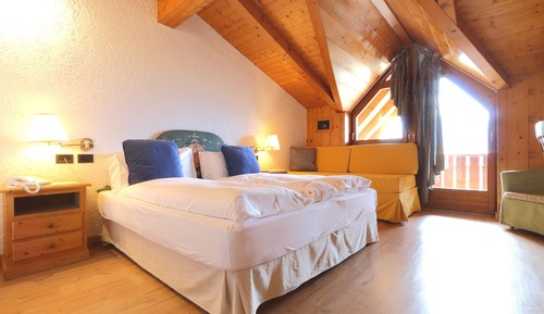 Habitación Confort con 1 cama doble o 2 individuales, 1 habitación, balcón, vistas a la montaña