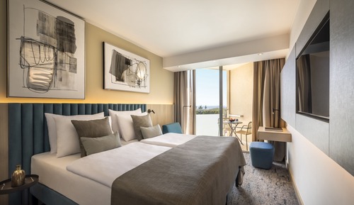 Superior double room with seaside balcony