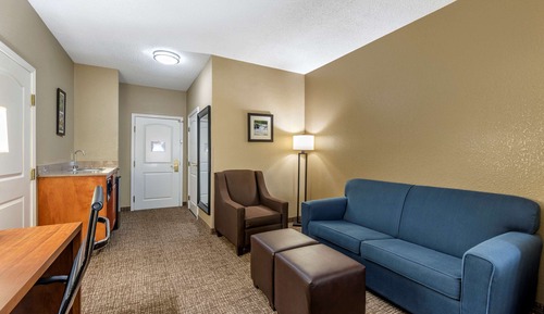 Suite, 2 Queen Beds and 1 Sofa Bed, Non Smoking