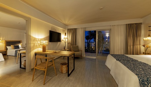 Habitación comunicada, vistas al mar (2 Adults and 2 Children)