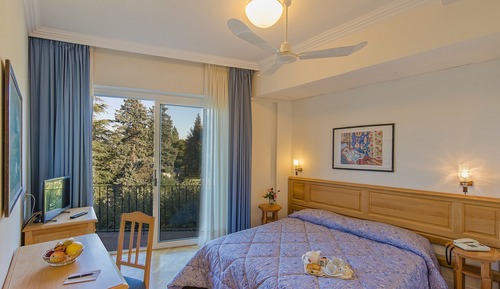 Habitación Confort con 1 cama doble o 2 individuales