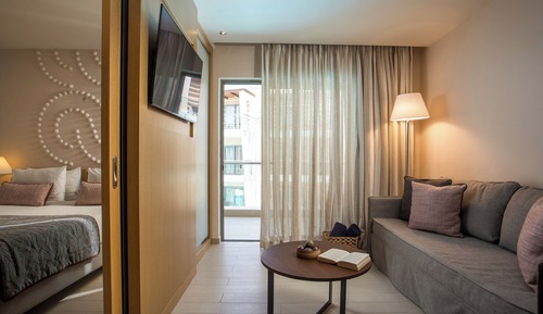 Bungalow, vistas a la piscina