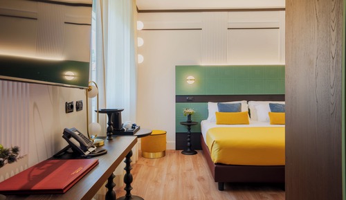 Suite estudio junior, 1 cama de matrimonio con sofá cama