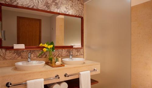 Preferred Club Deluxe Partial Ocean View King