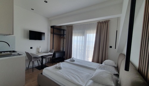 Habitación, balcón, vistas al mar