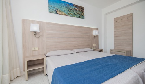 Habitación doble, vistas a la piscina