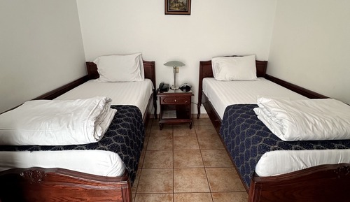 Habitación estándar con 2 camas individuales, balcón