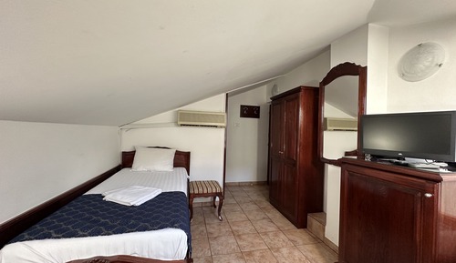 Habitación triple clásica, vistas a la ciudad