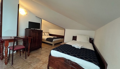 Habitación familiar, entresuelo