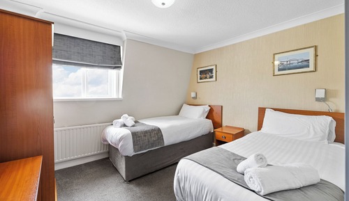 Habitación estándar con 2 camas individuales, 2 camas individuales (3rd floor)