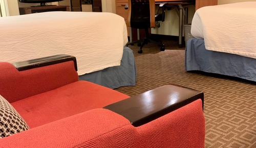 Suite estudio, 2 camas dobles (Mobility/Hearing Access, Roll-in Shwr)