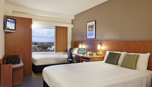 Habitación superior, varias camas (Riverside)