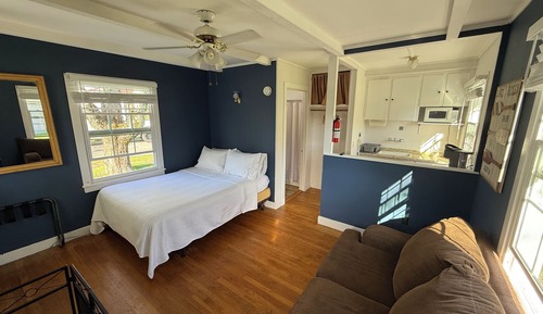 Casa de campo, varias camas, cocina básica, en la zona del jardín