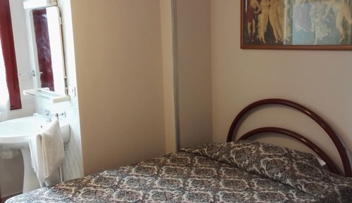 Habitación individual económica, baño compartido